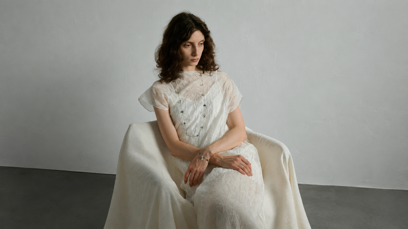 The Language of Stones — How Natural Crystals Shape Modern Jewelry Aesthetics
