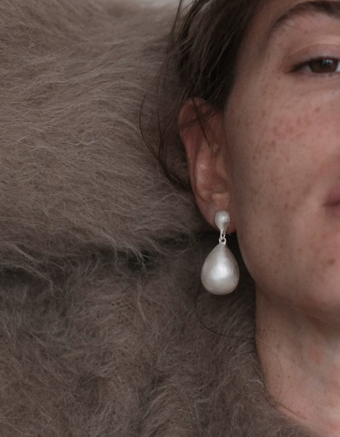 Falling Silver Dew Earrings