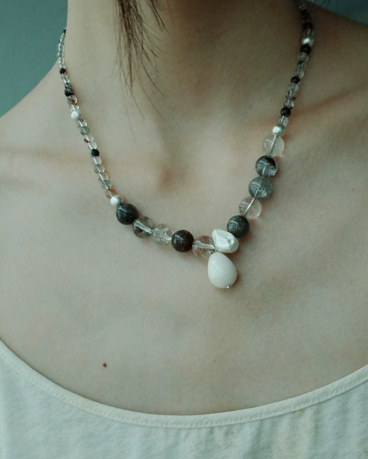 Emerald Phantom Dew Necklace