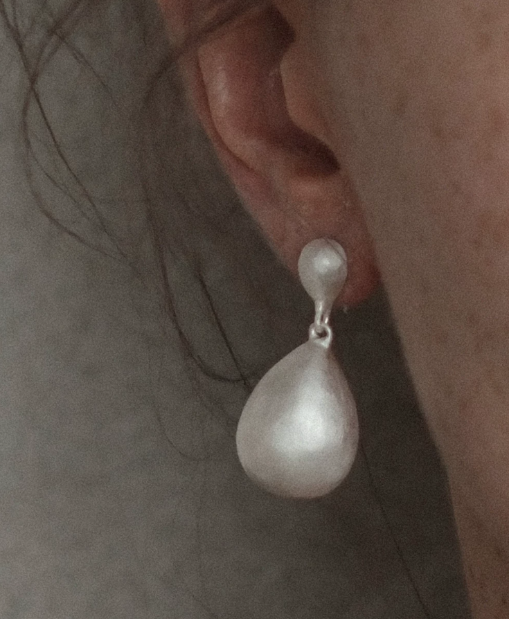 Falling Silver Dew Earrings